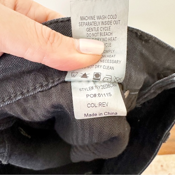 Anthropologie Level 99 Hombre Metallic Raw Hem Distressed Cropped Jeans Size 26 - Picture 10 of 11